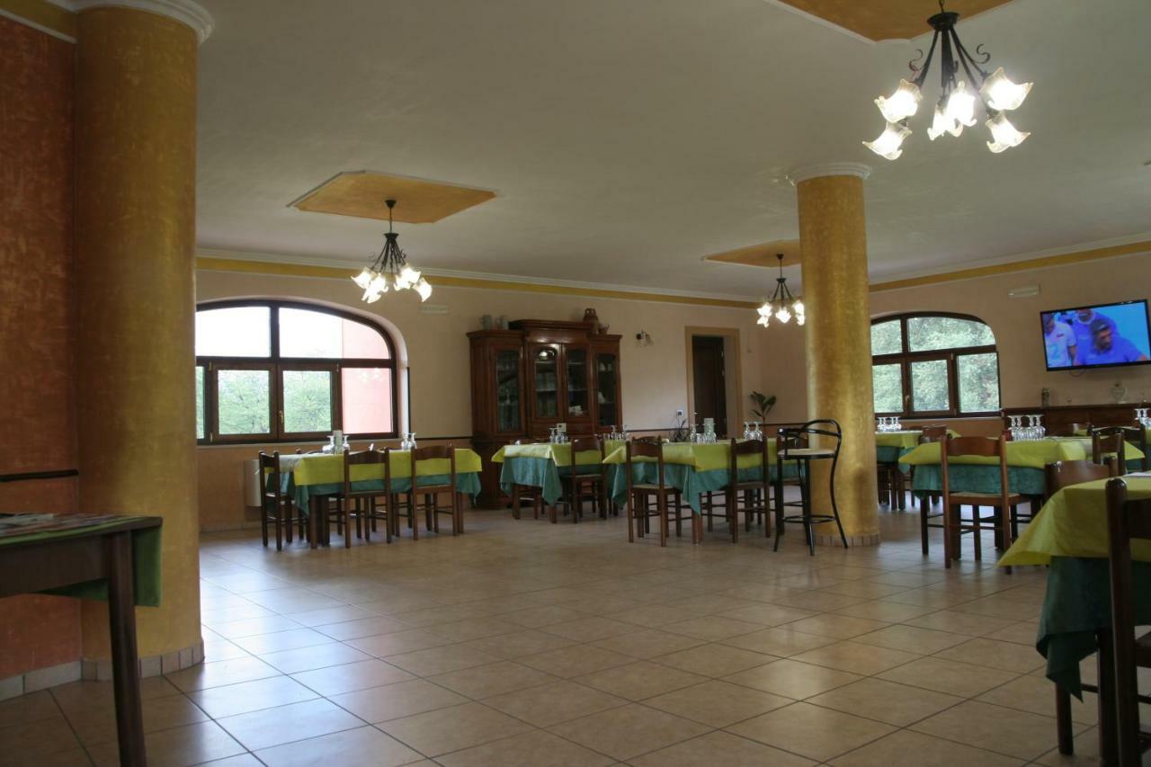 Agriturismo Carlo Cioffi Hotel Rotondi Ngoại thất bức ảnh