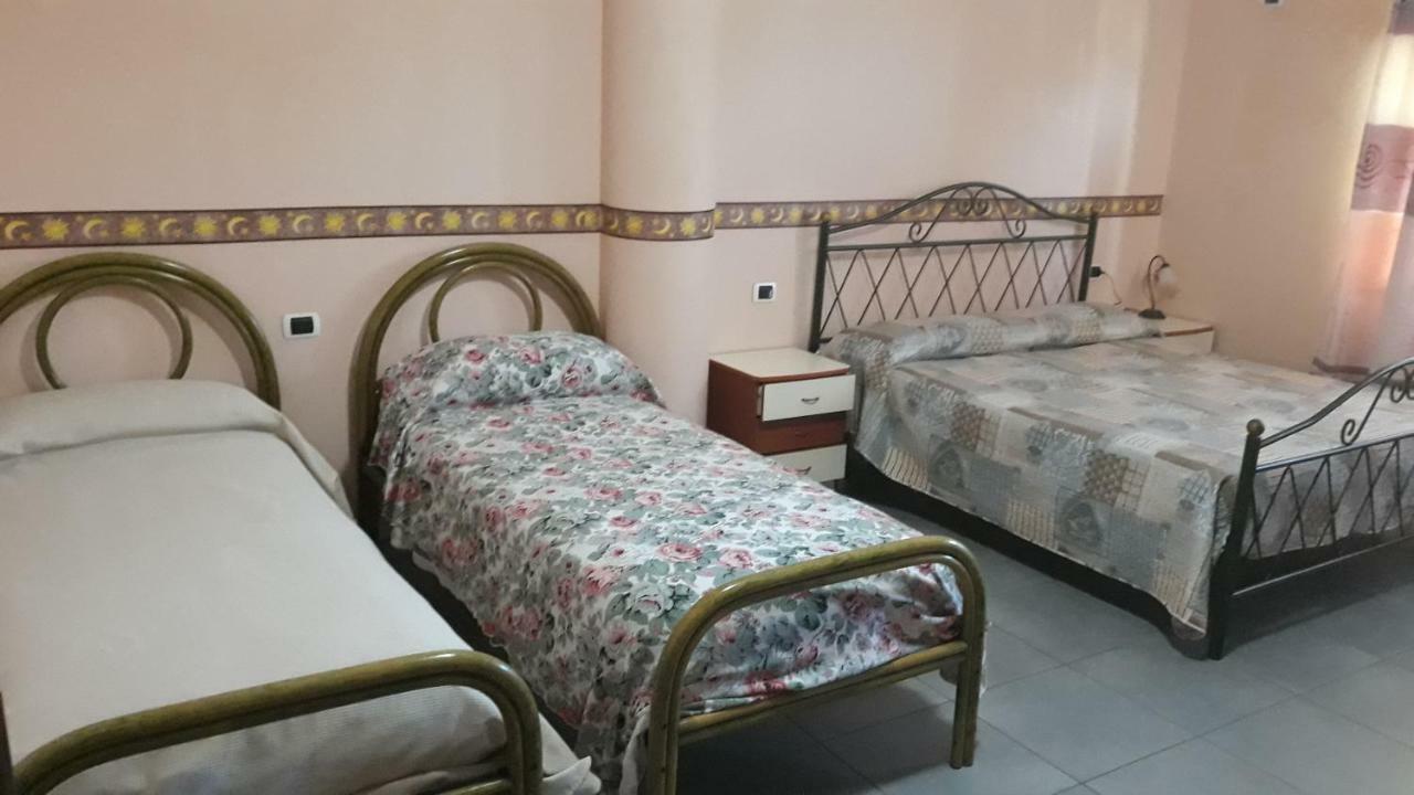 Agriturismo Carlo Cioffi Hotel Rotondi Ngoại thất bức ảnh